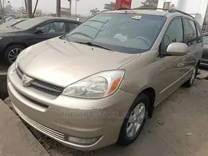 Toyota Sienna LE AWD 2005 Gold