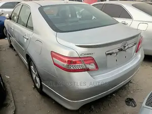 Toyota Camry 2011 Silver