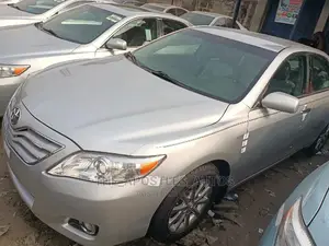 Toyota Camry 2011 Silver