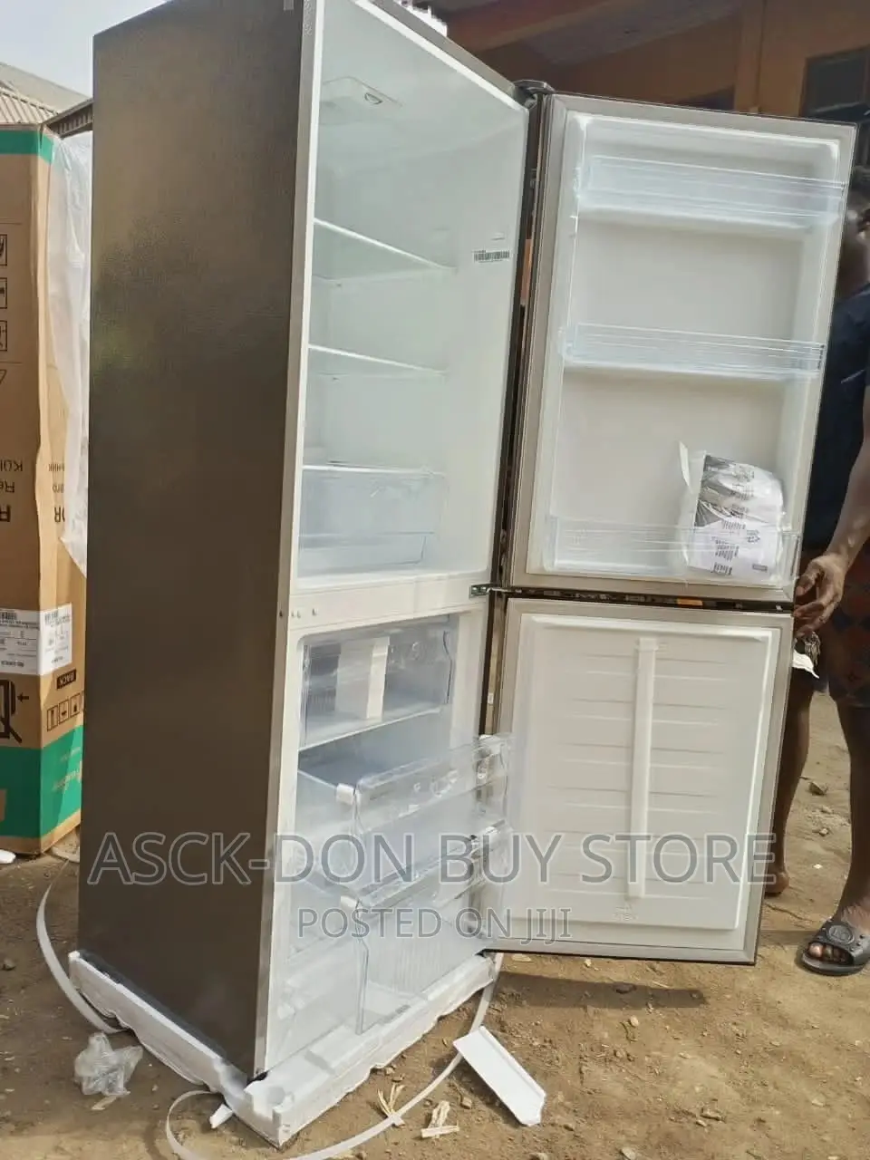 225liters Hisense Fridge and Freezer Model 29DCA