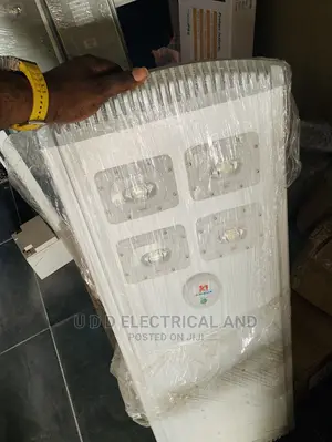 4eyes All In1 Sola Streetlight 200watts Very Bright Quality