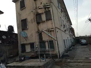 Photo - 10bdrm Block of Flats in Surulere for Sale