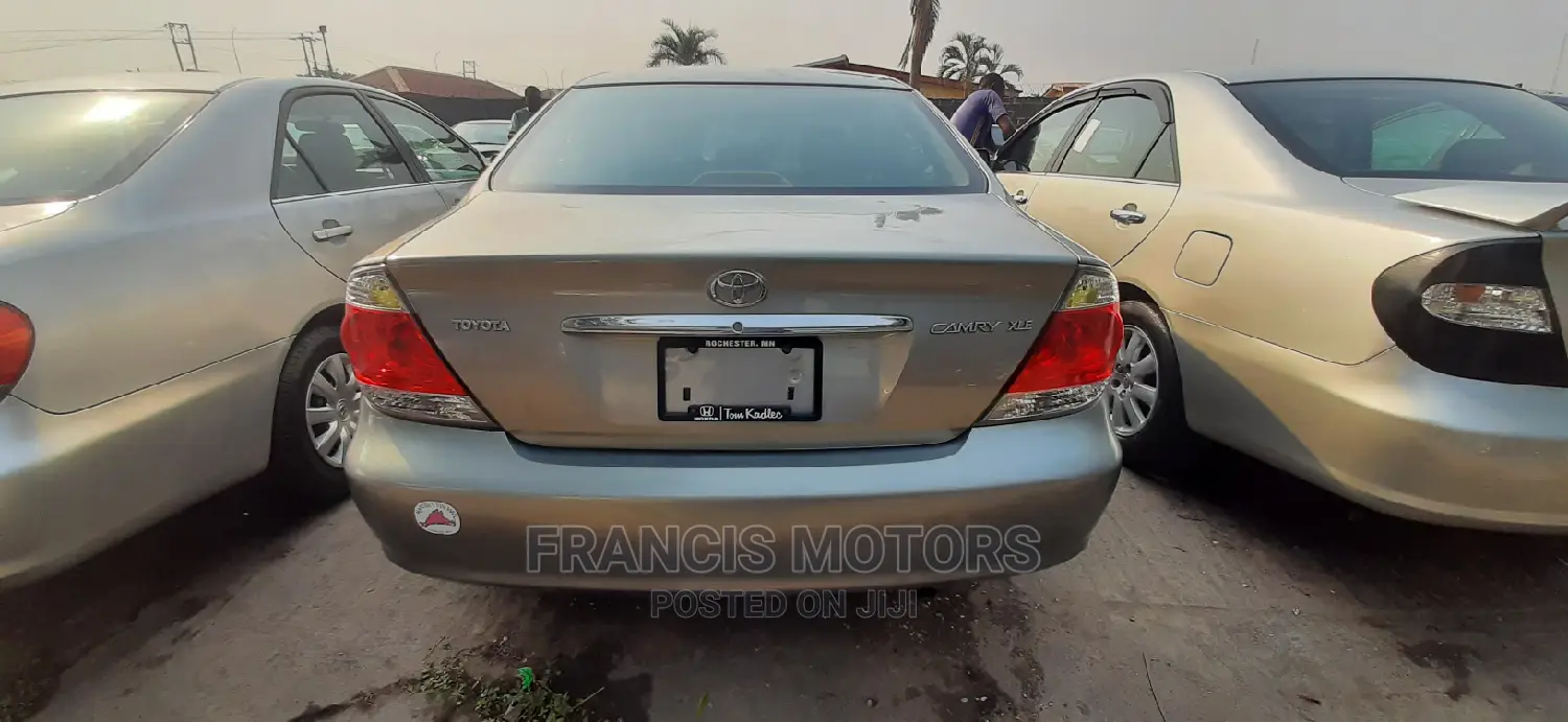 Toyota Camry 2006 Gray
