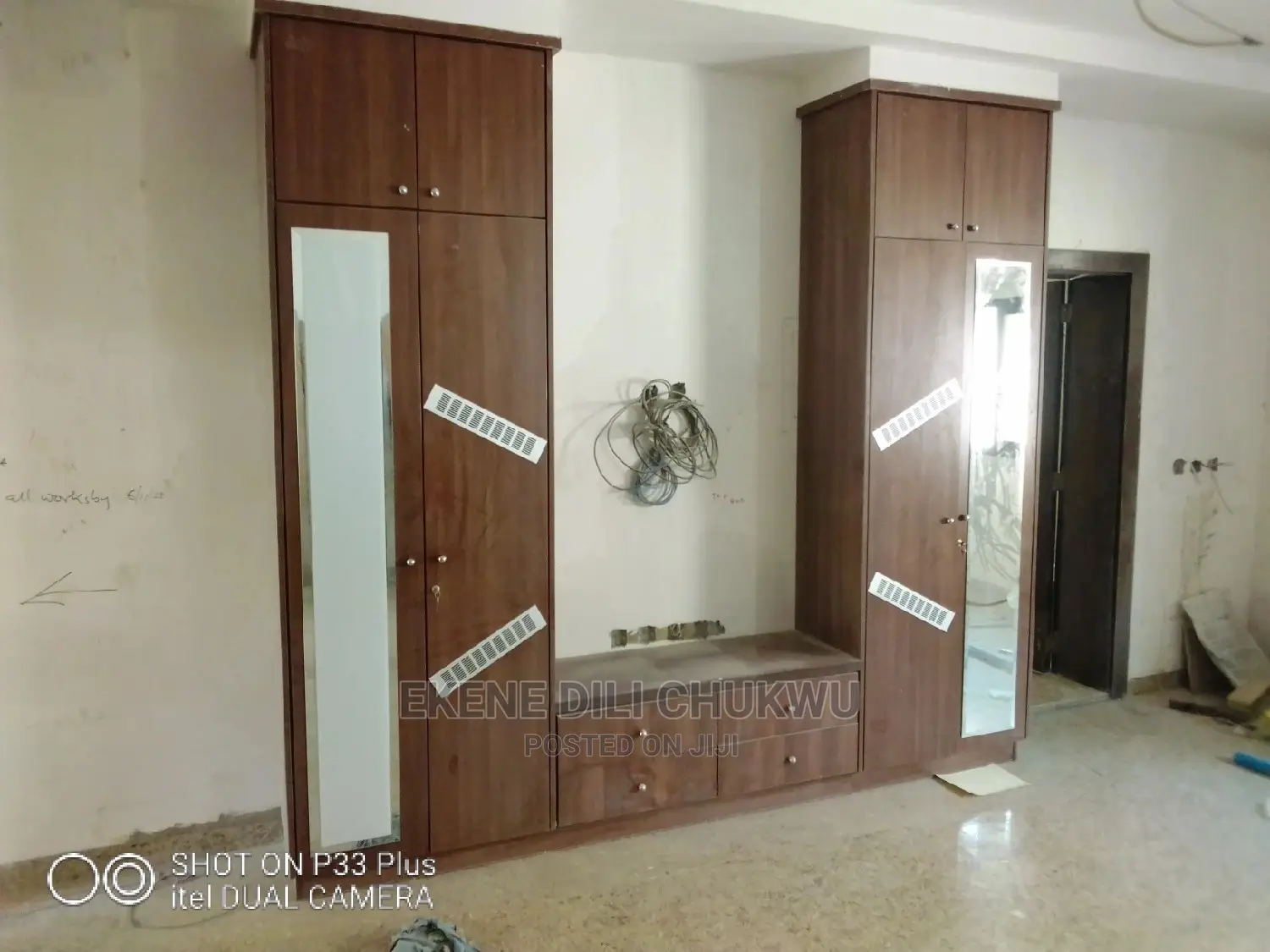 Inbuilt Wardrobe