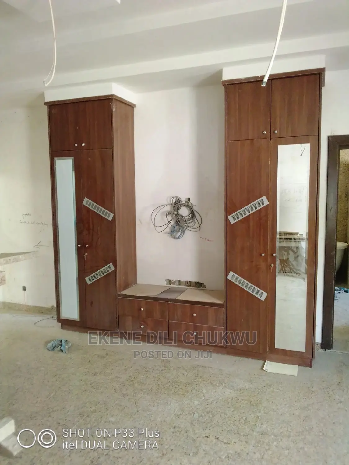 Inbuilt Wardrobe