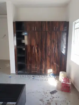 Inbuilt Wardrobe