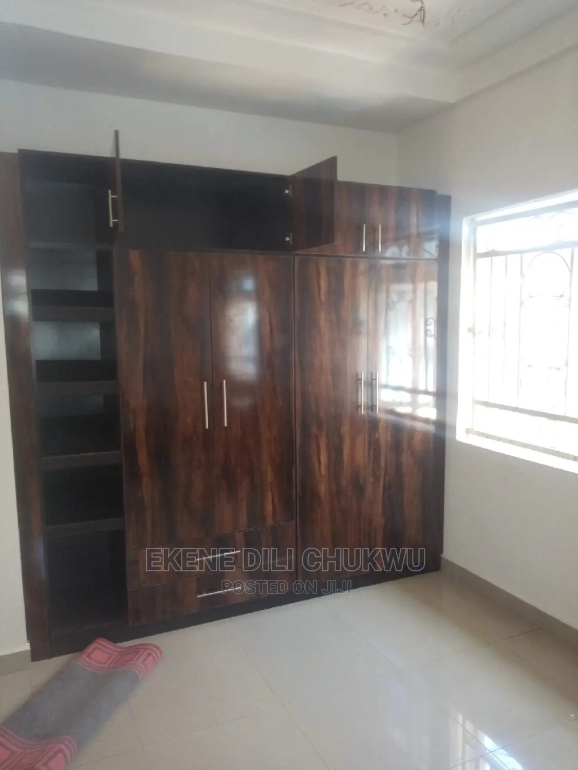 Inbuilt Wardrobe