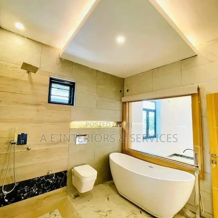 Experienced Painters, Painting and Screeding