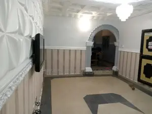 Experienced Painters, Painting and Screeding