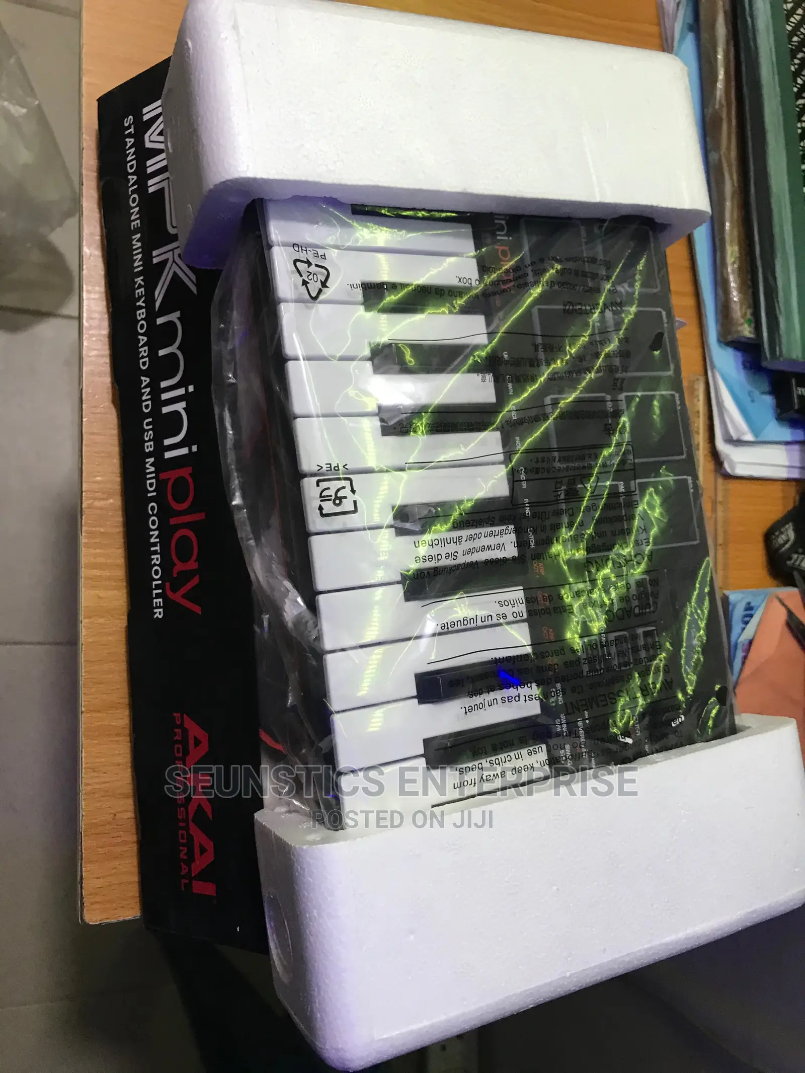 Akai Professional MPK Mini Keyboard