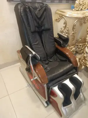 Full Body Massage Chair.