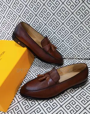 Luxury ITALIAN Men's Brown Leather Tassle Shoe.