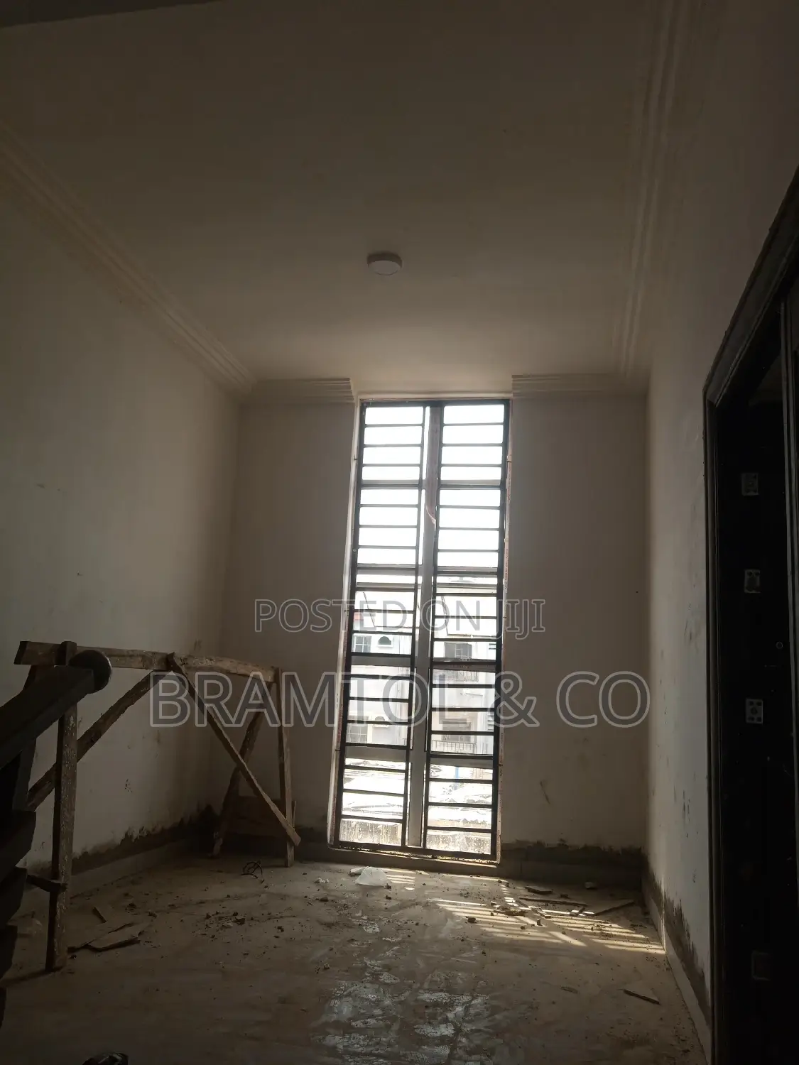 3bdrm Block of Flats in Mabushi for sale