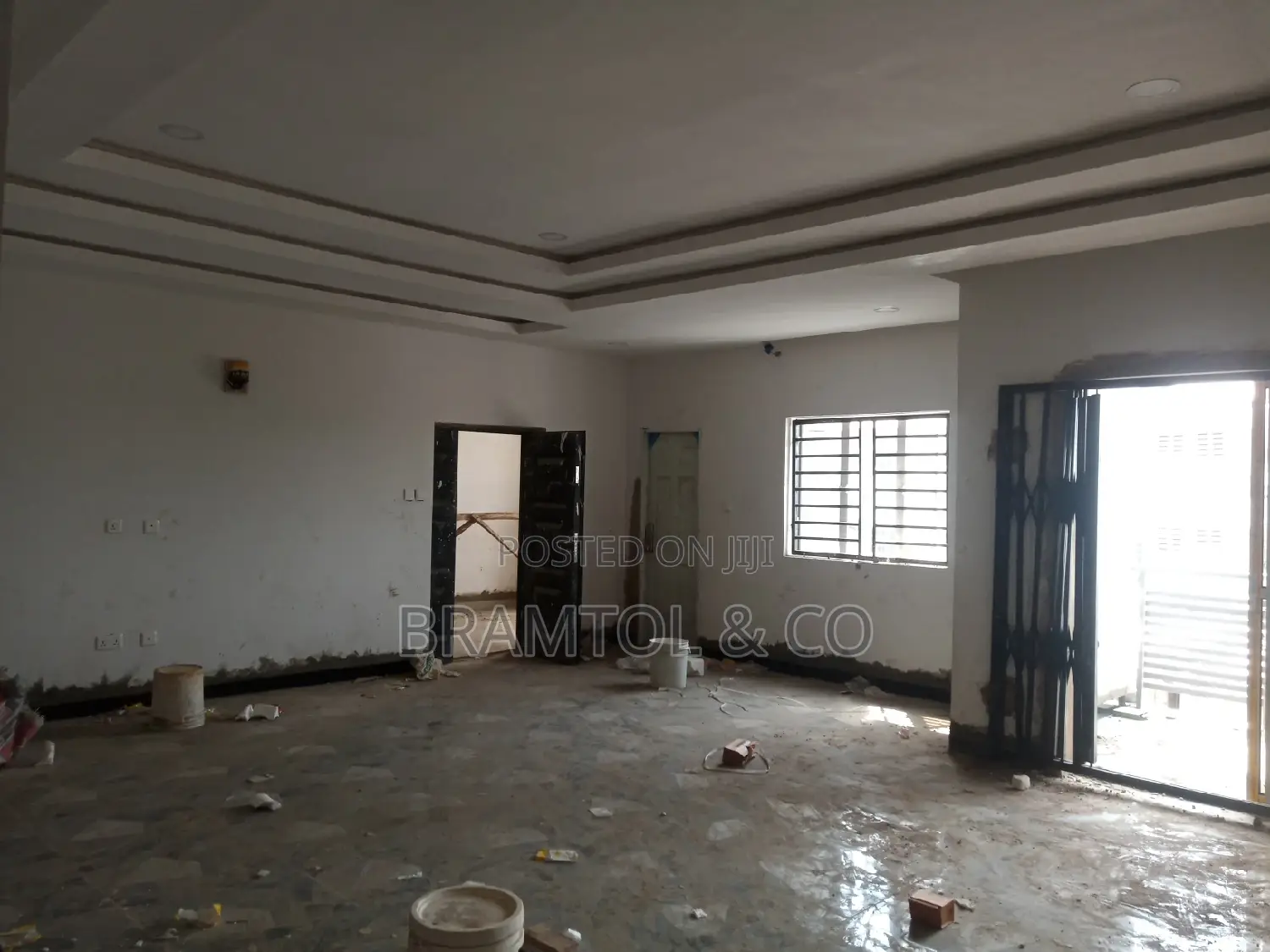 3bdrm Block of Flats in Mabushi for sale