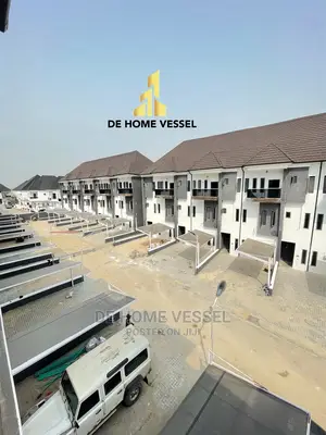 4bdrm Townhouse/Terrace in Chevron for Sale