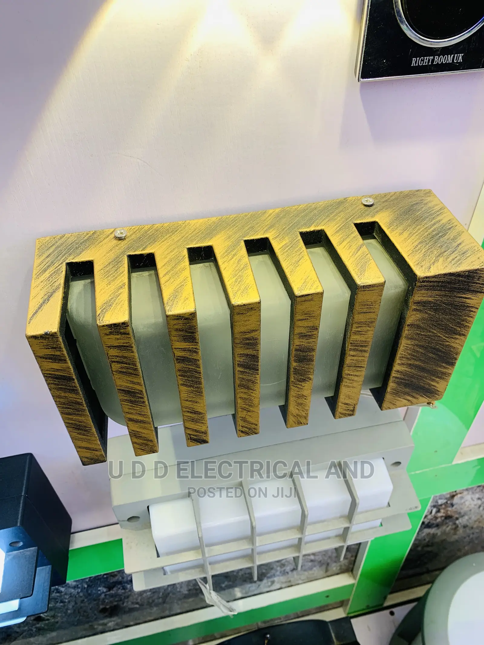 Security Outdoor Wall Bracket Lights