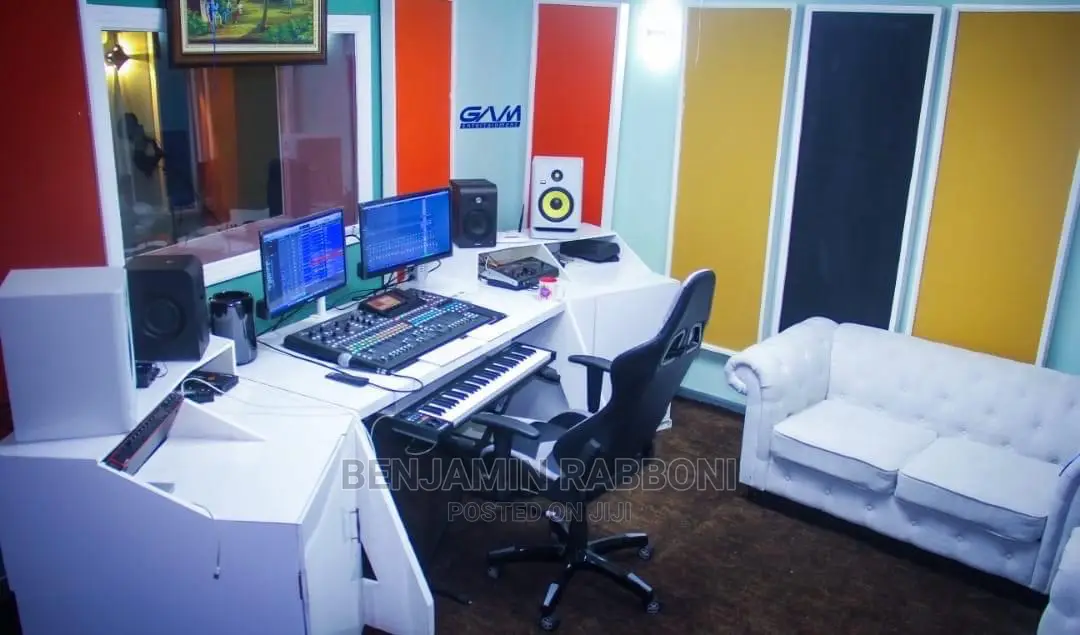 Studio Soundproofing, Studio Padding, Podcast Soundproof