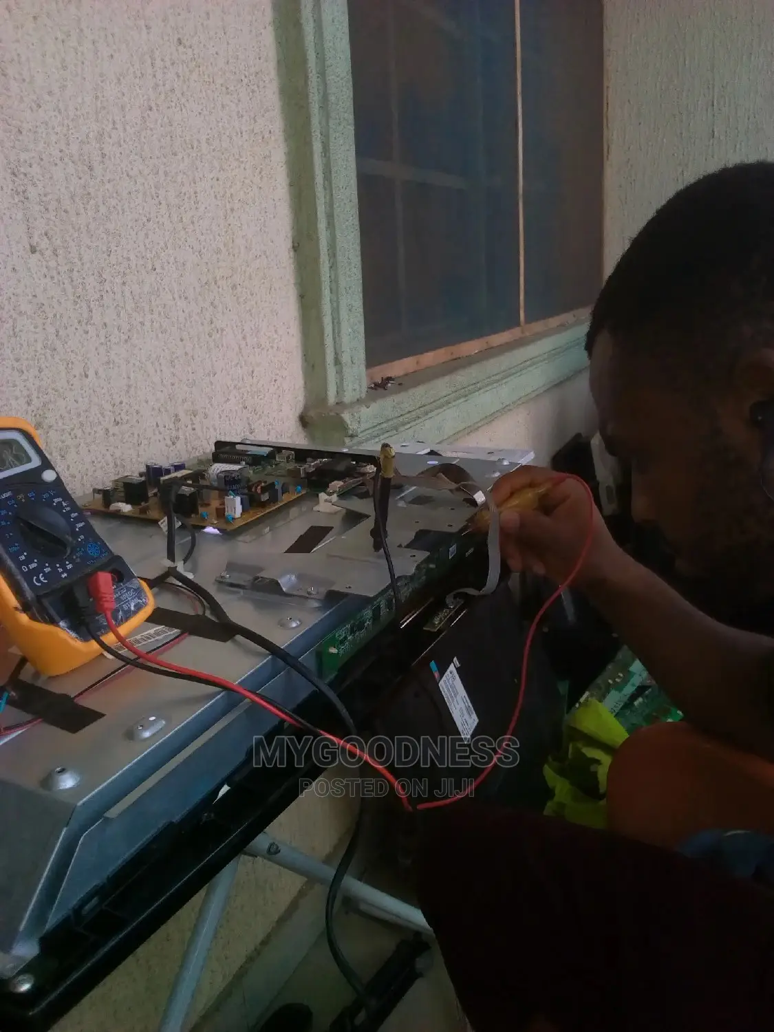 We Repair Oled, Qled, Uhd Television Screen And Board
