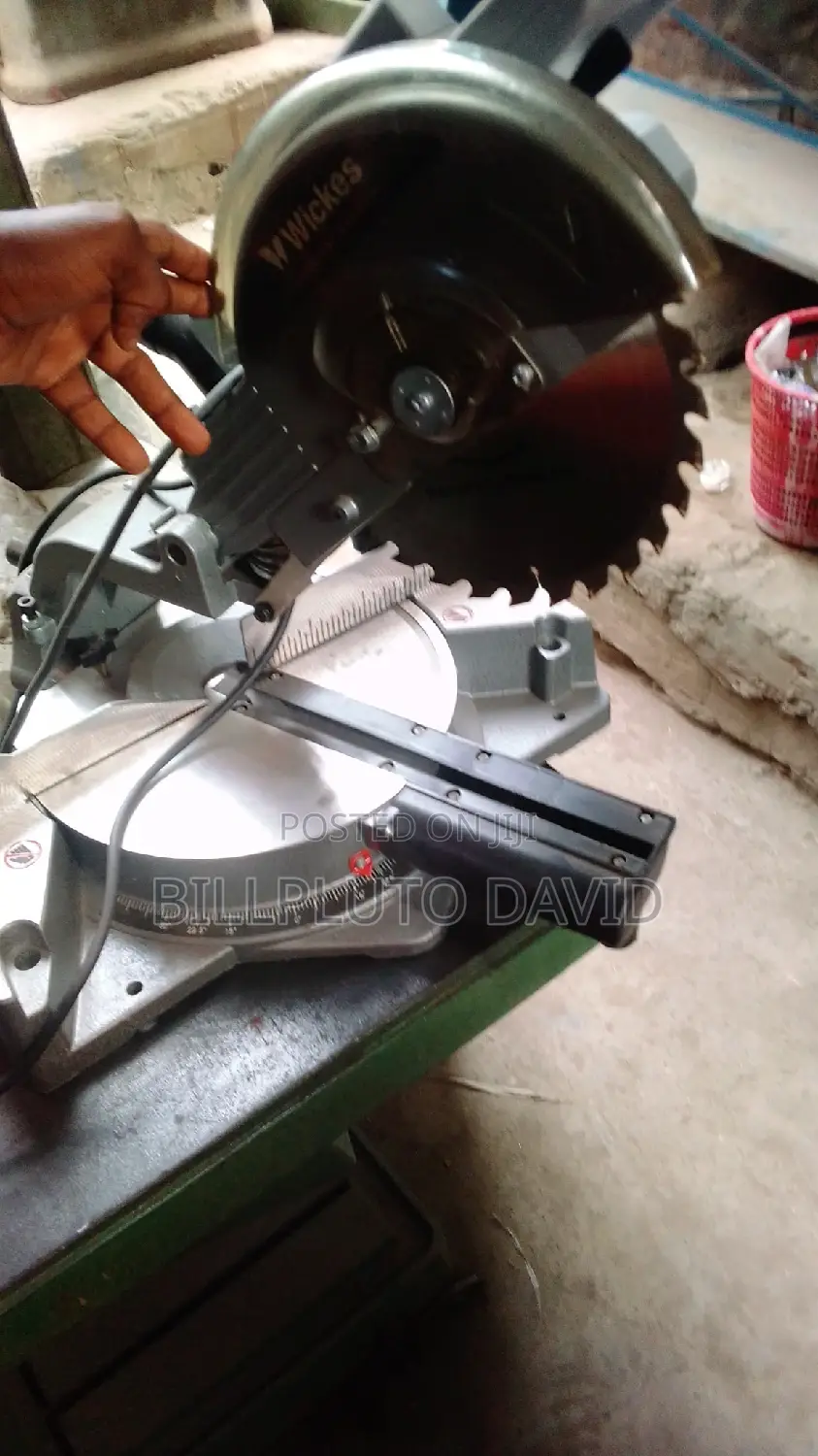 10" Mitre Saw Machine