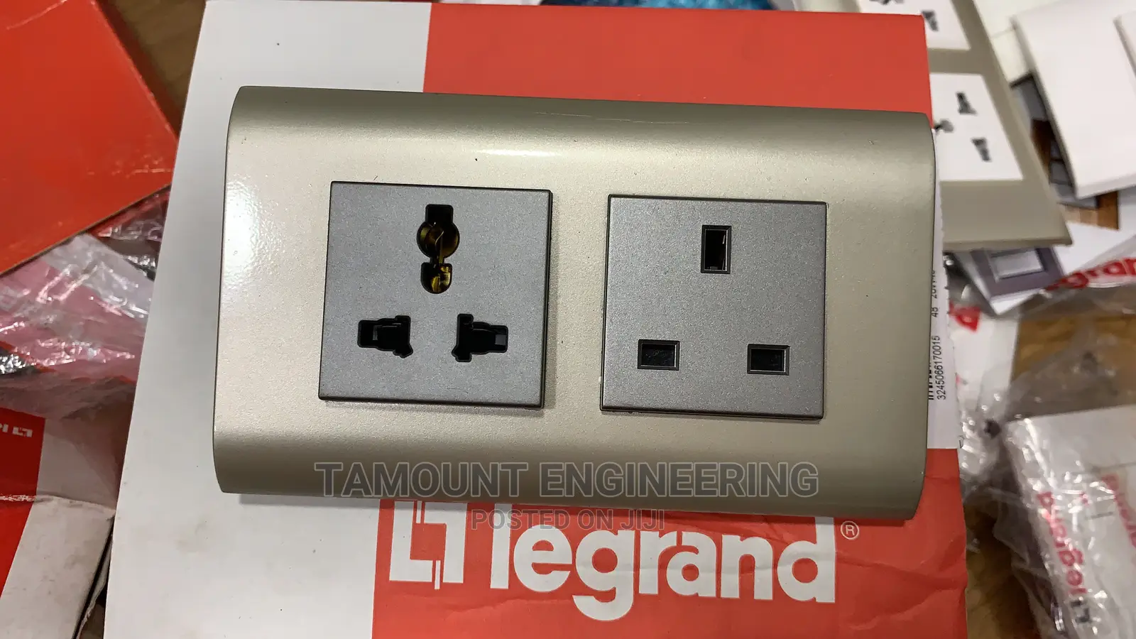 Universal Socket Unswitch 2gang