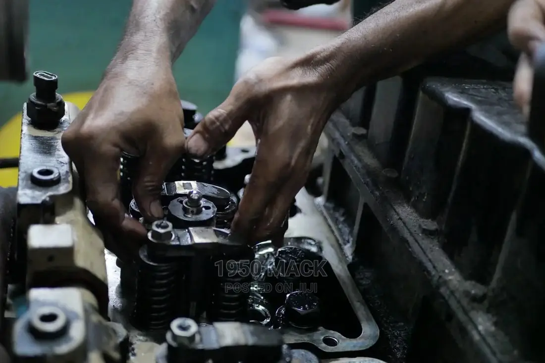 Caterpillar Mechanic (Computer Diagnostics) | Trailer Park