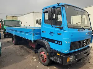 1999 814 Blue Benz Truck