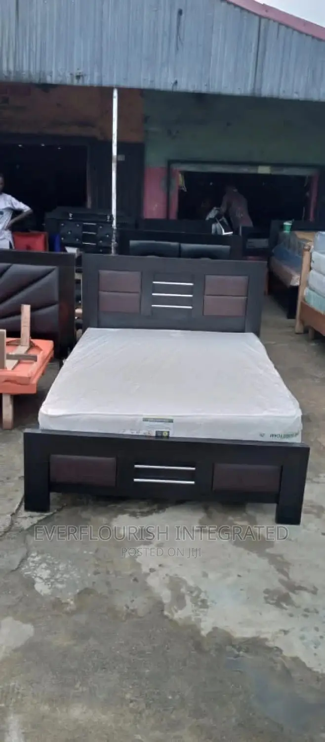 Bed Frame 4x6 With Faom