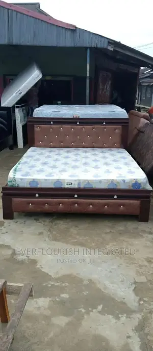 Bed Frame 6x6 With Faom