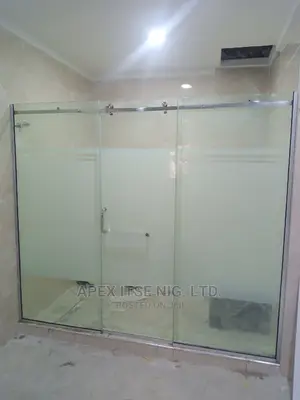 Master Shower Cubicle