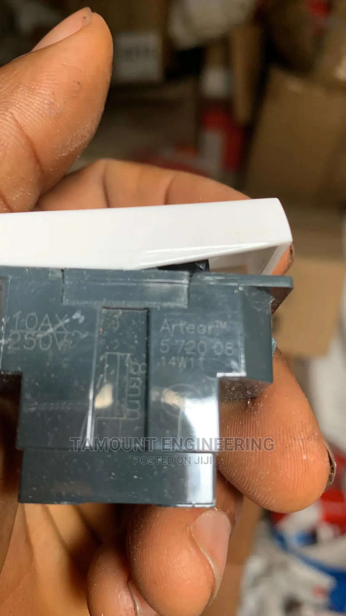 Intermediate Switch 1gang 10A