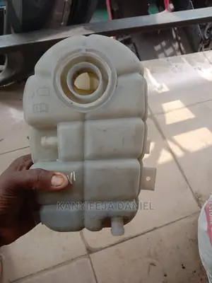 Water Contener Audi A6 2013