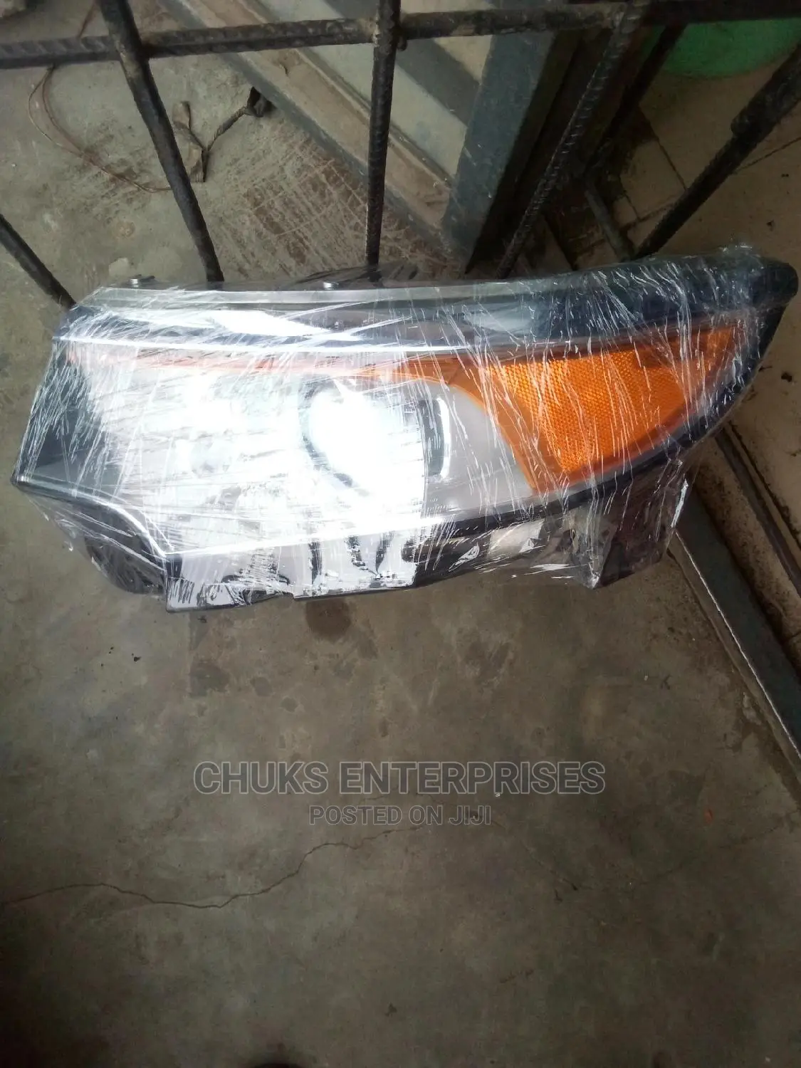 Ford Edge 2010 Headlight