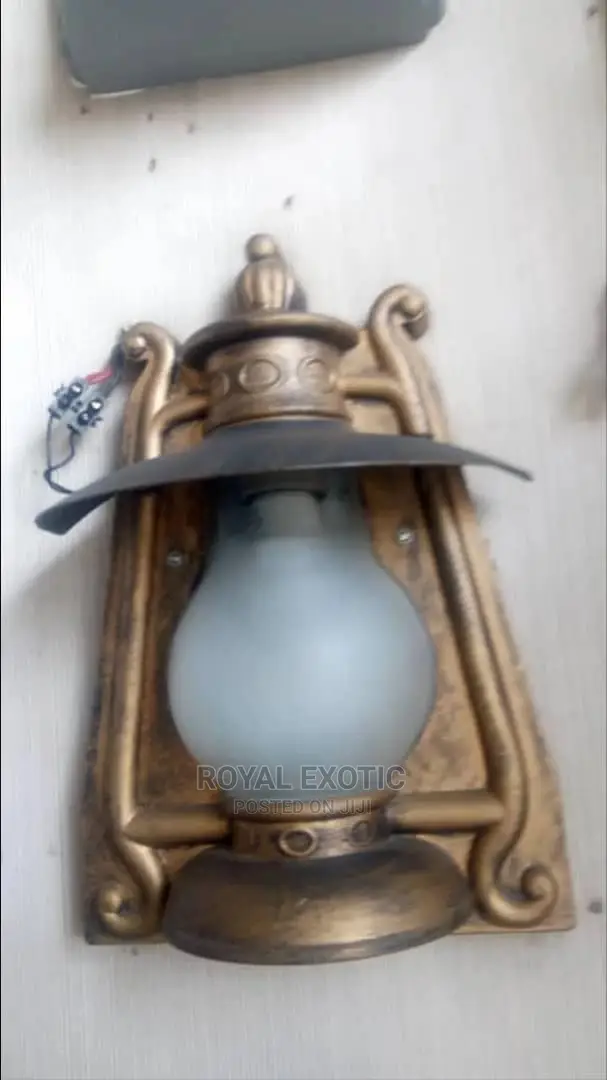 VIP Royal Fence Lamp