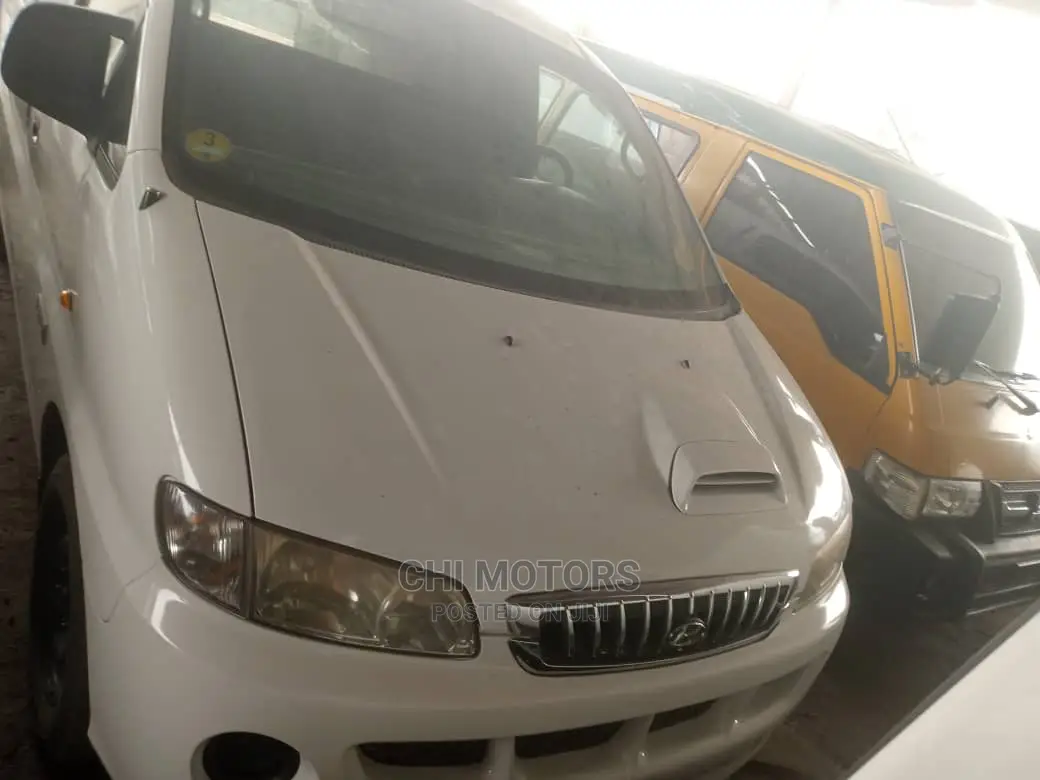 Hyundai H1 2005 White