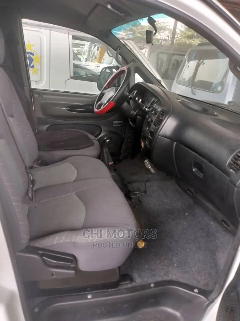 Hyundai H1 2005 White