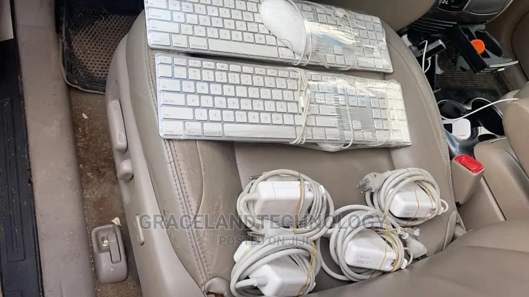Apple Keyboard