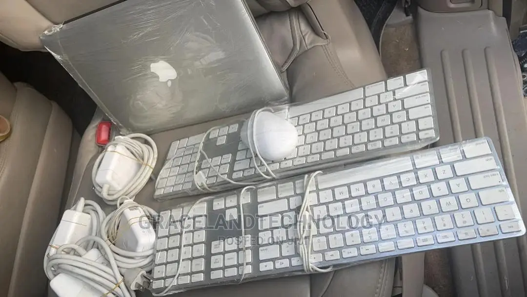 Apple Keyboard