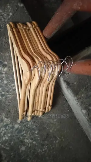 Photo - 10 Pieces Wooden Clothes Hangerrss