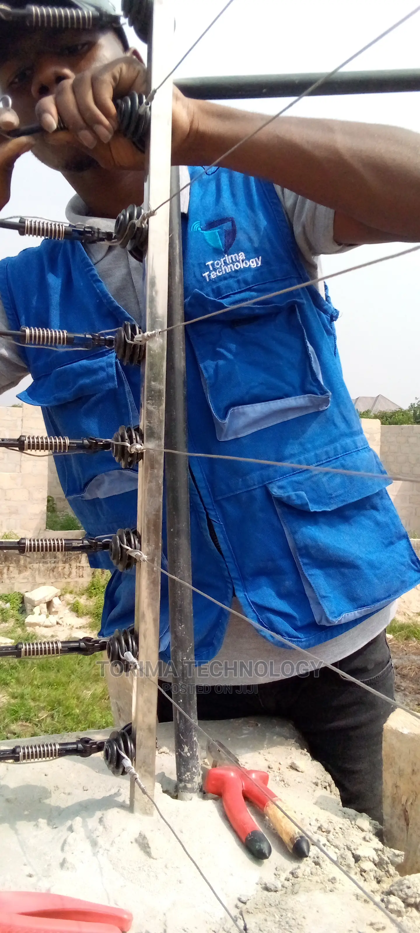 Electric Security Fence Wire Installation
