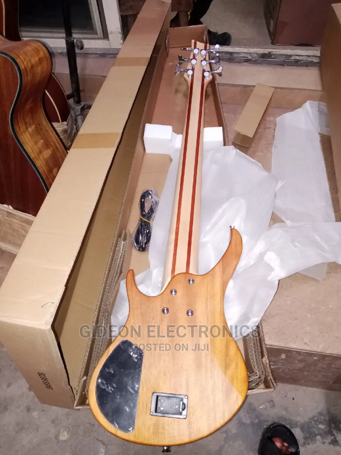 Watson Active 6strings Bass Guitar