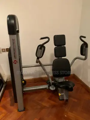 Pec Butterfly Machine