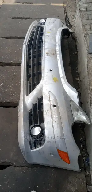 Mercedes Benz R250 Front Bumper.