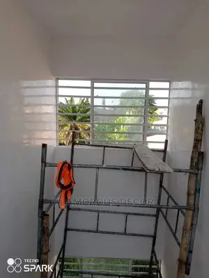 Pop Ceilings , Screeding Tv Console