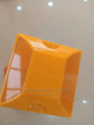 High Visibility Reflective Plastic Cat Eye Road Stud