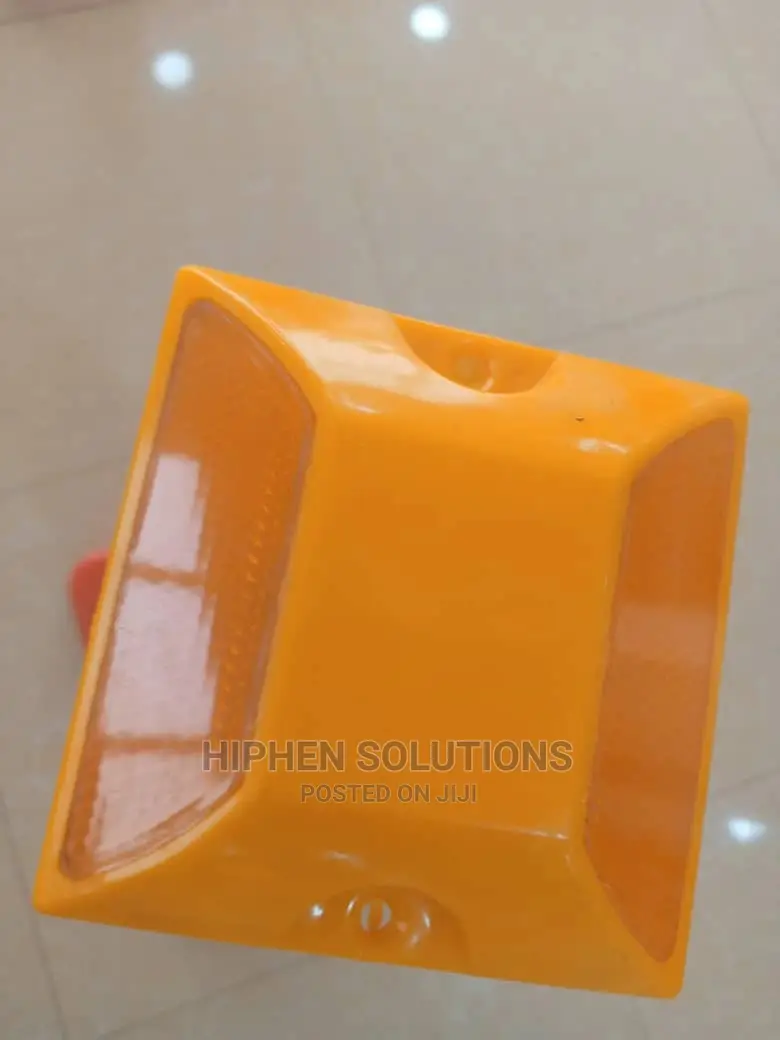 Plastic Reflective Road Studs