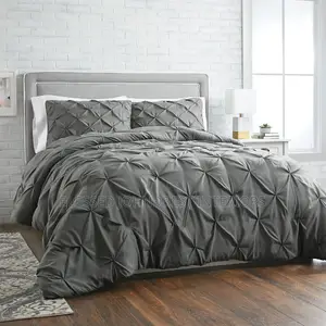 Duvet Set With Pleated Design