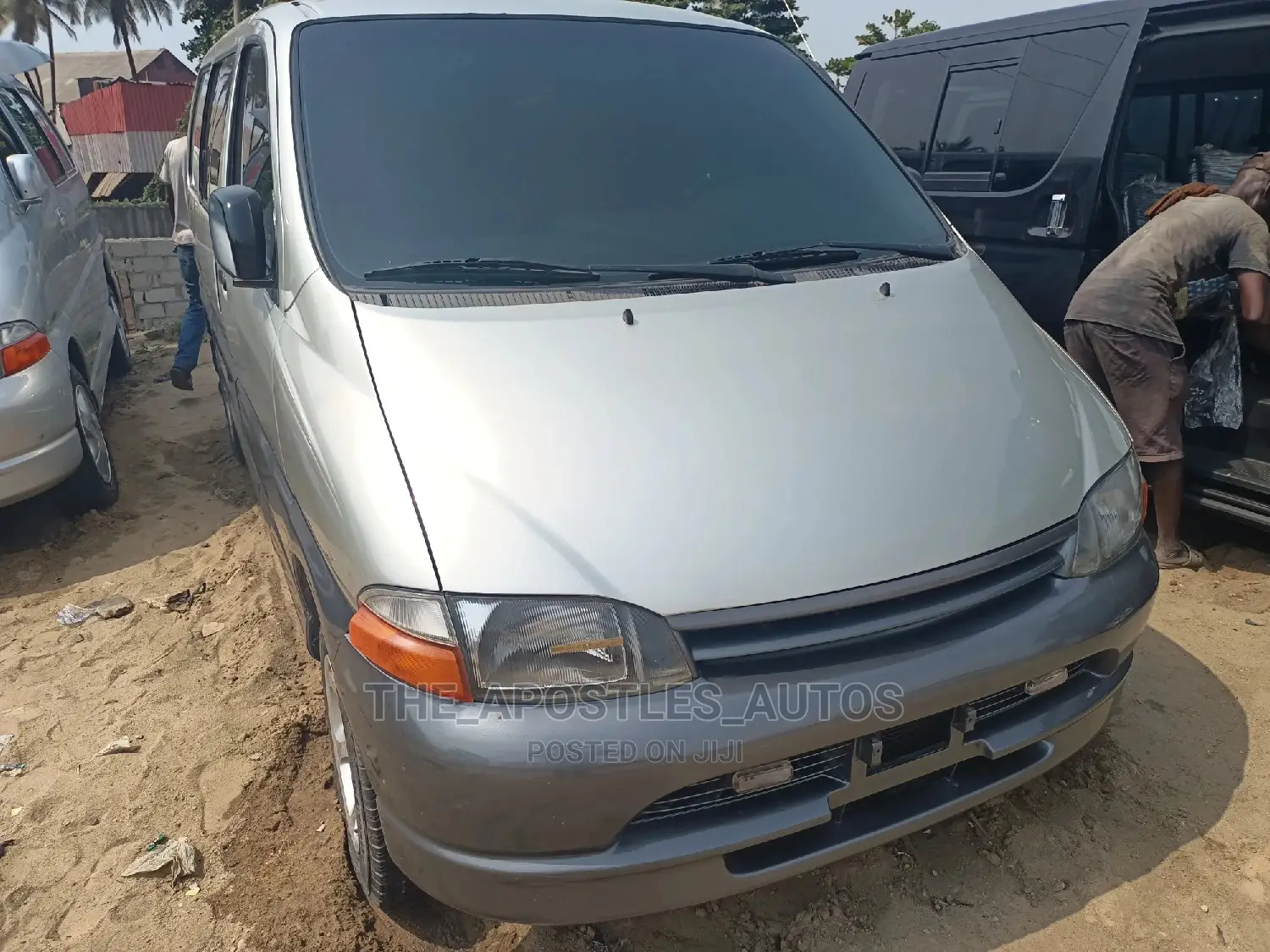 Toyota HiAce 2000 Silver
