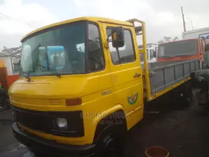Mercedes Truck 608 Yellow
