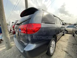 Toyota Sienna XLE Limited 4WD 2008 Gray