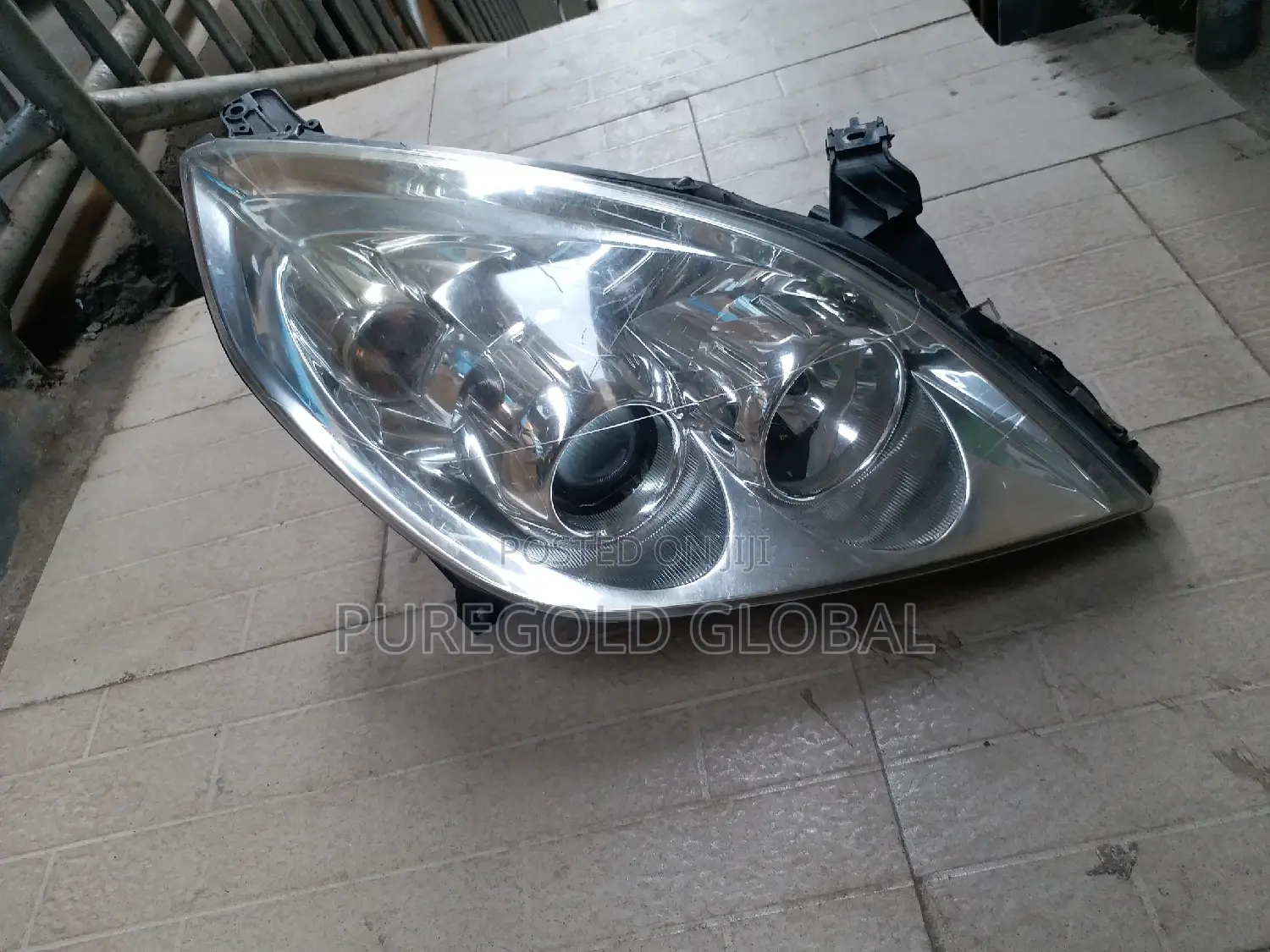 Headlamp for GM Vector